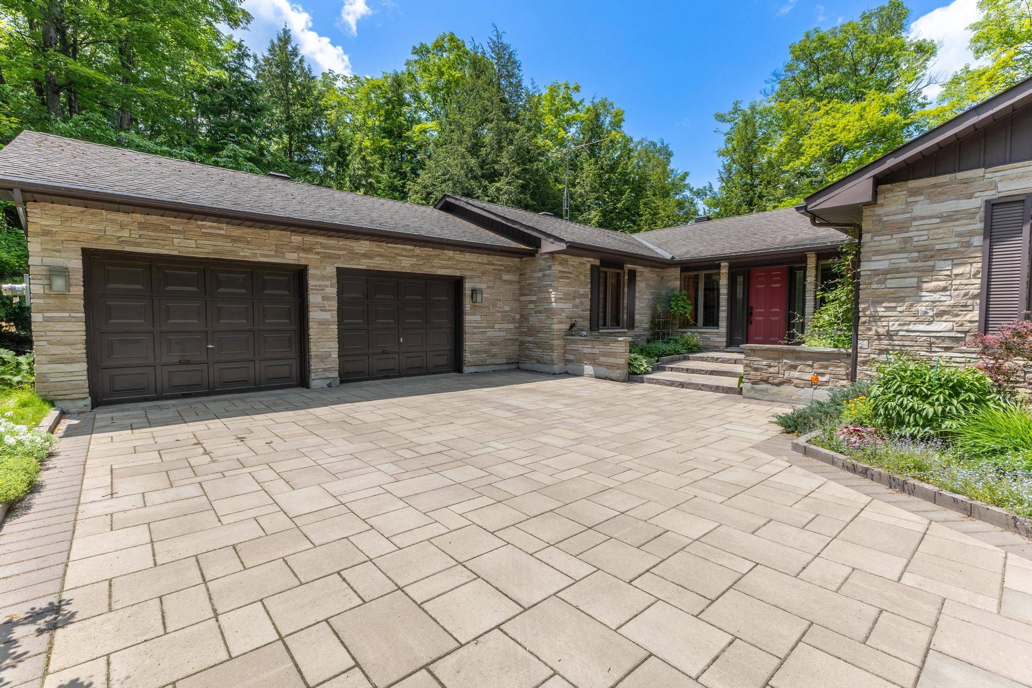 Mcnab/braeside, ON K0A 3L0,7 Deerfield DR