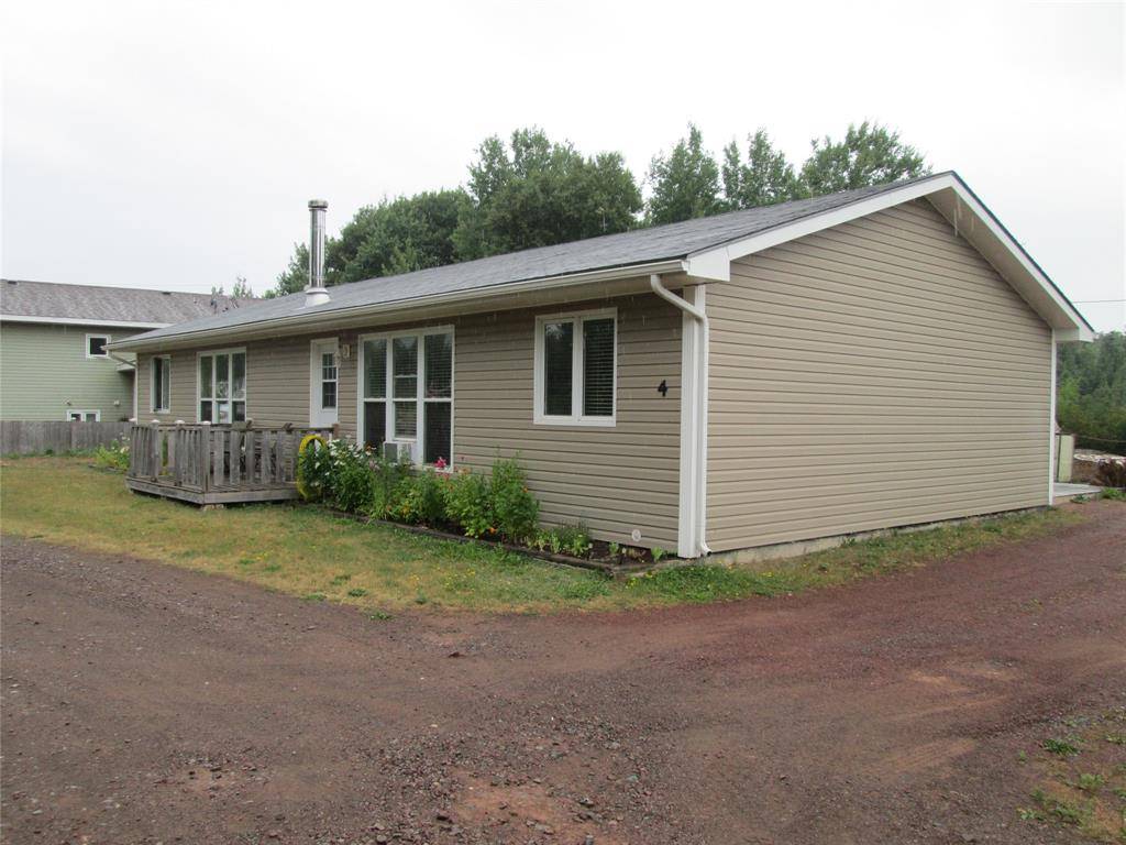 Bishop's Falls, NL A0H 1C0,4 Bruce Place