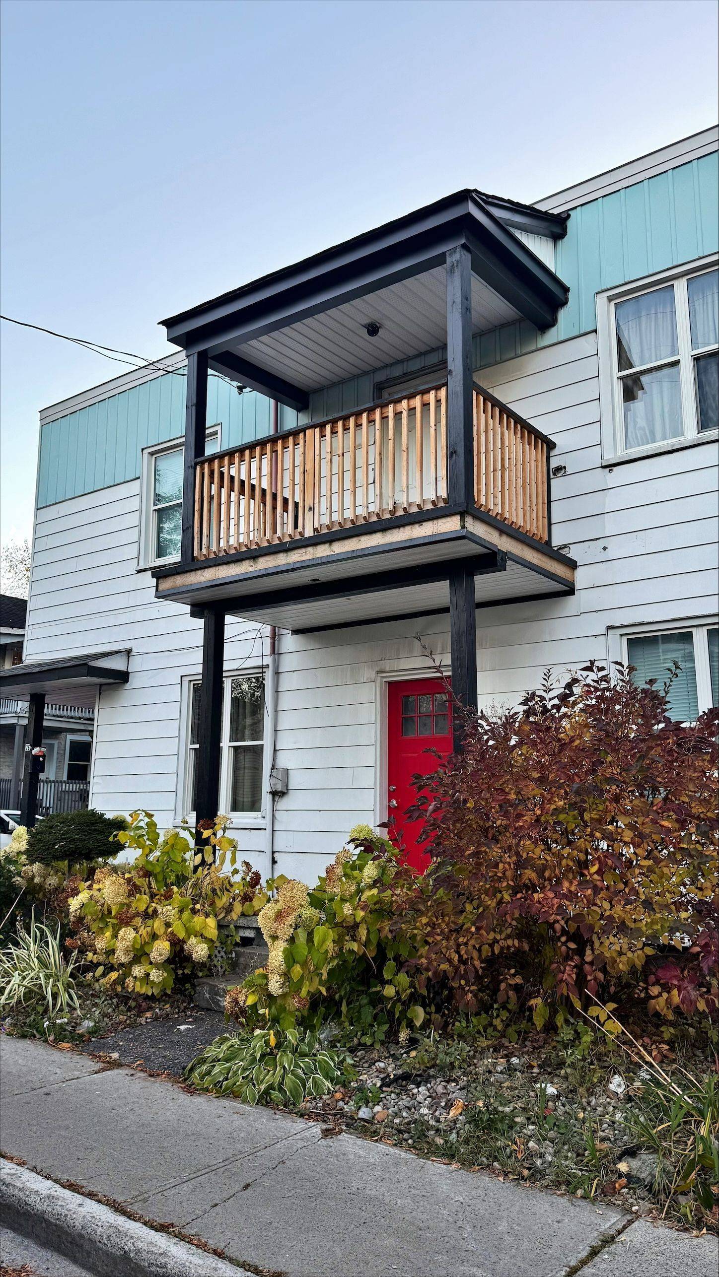 Vanier And Kingsview Park, ON K1L 7R8,262 EMOND ST #B