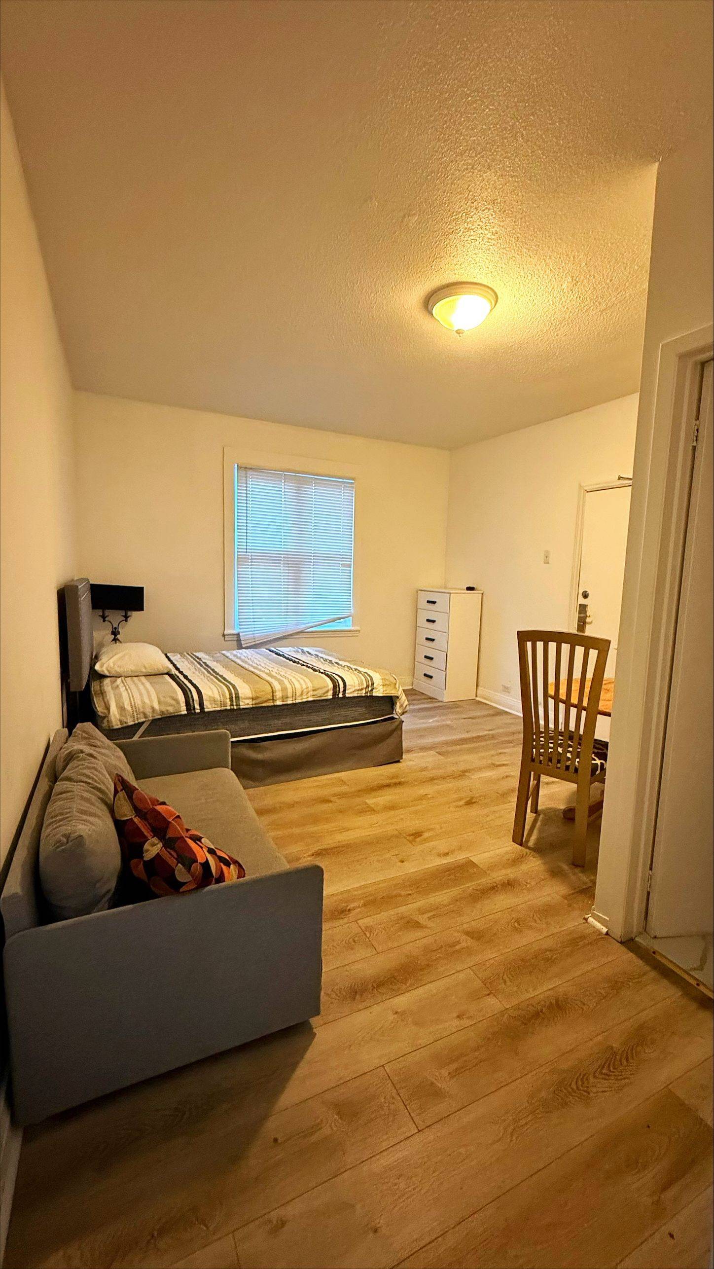 Vanier And Kingsview Park, ON K1L 7R8,262 EMOND ST #B