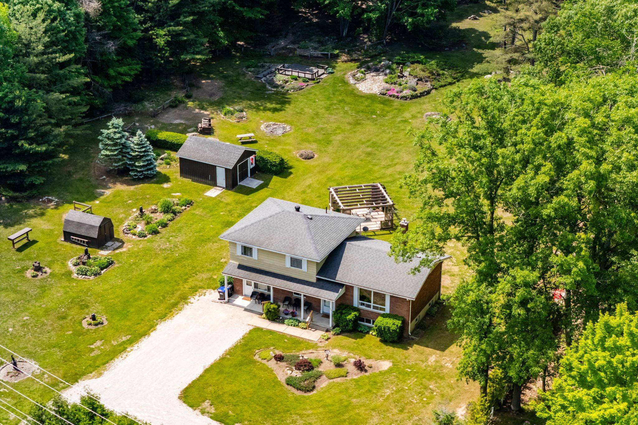 Tiny, ON L9M 0S3,573 Lafontaine RD E