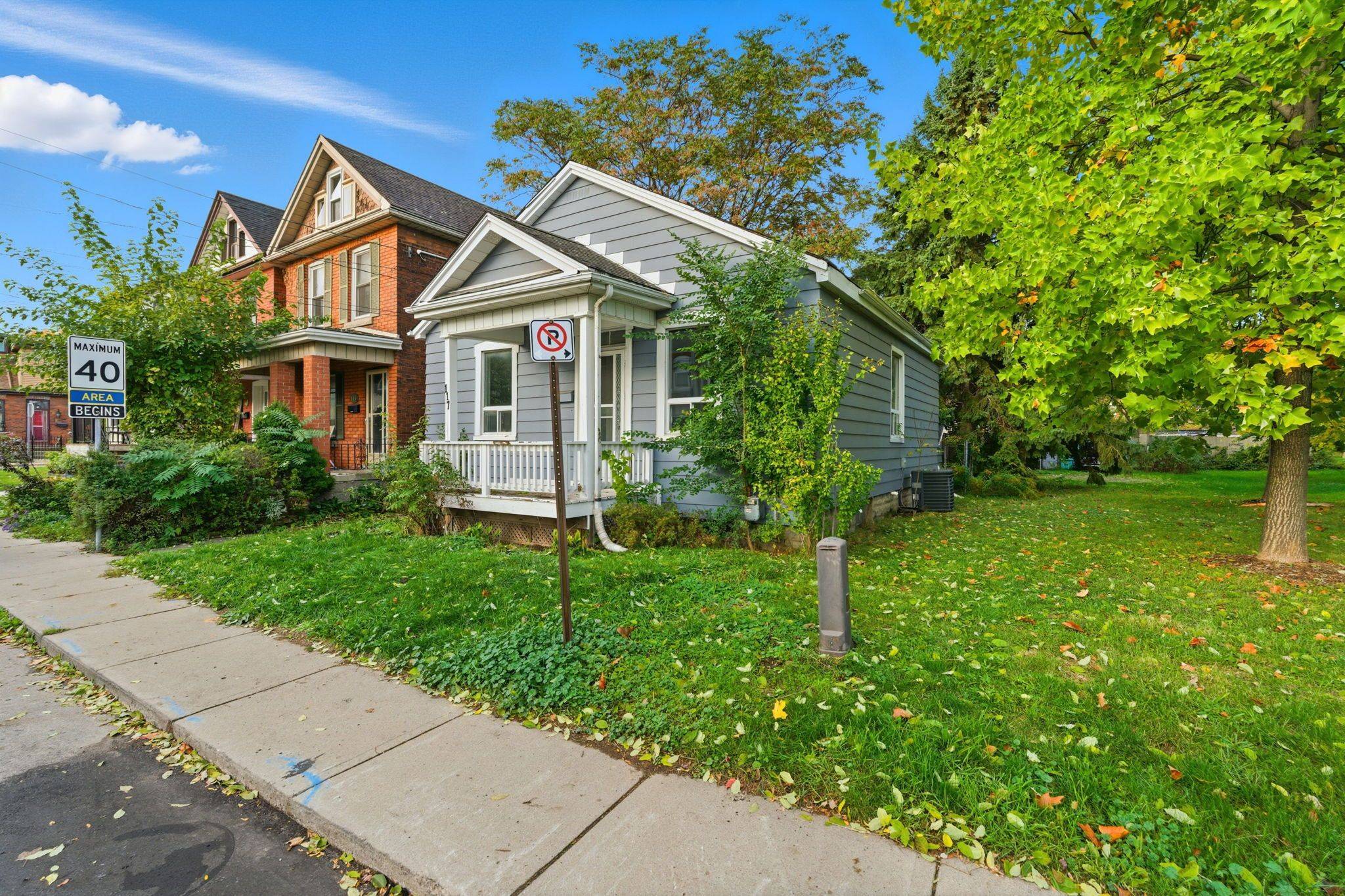 Hamilton, ON L8R 2Y1,117 Ray ST N