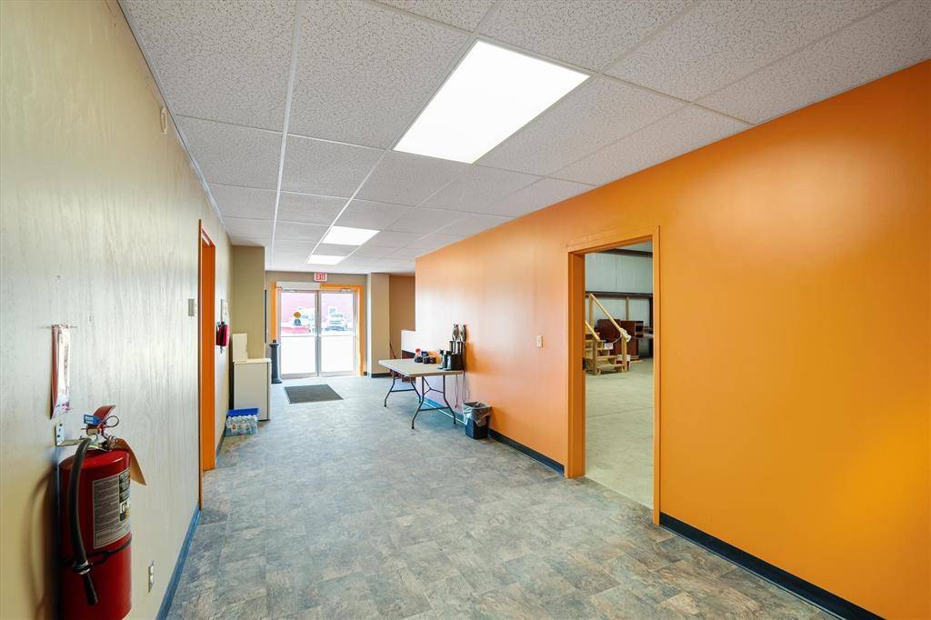 Grand Falls- Windsor, NL A2A 2P8,72 Hardy Avenue