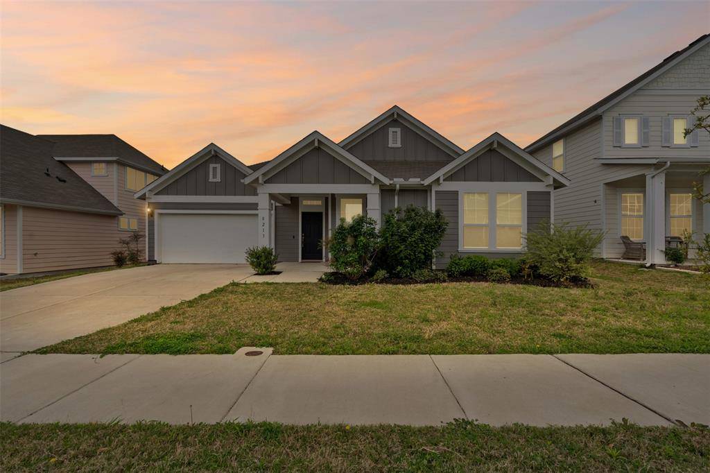 Rowlett, TX 75089,8213 Hampton Drive