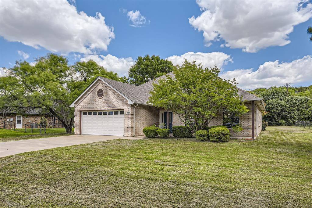 Granbury, TX 76049,913 Charles Court