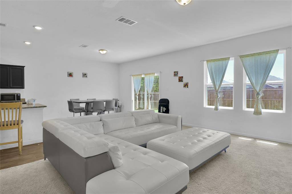 Fort Worth, TX 76179,5305 Shady Springs Trail