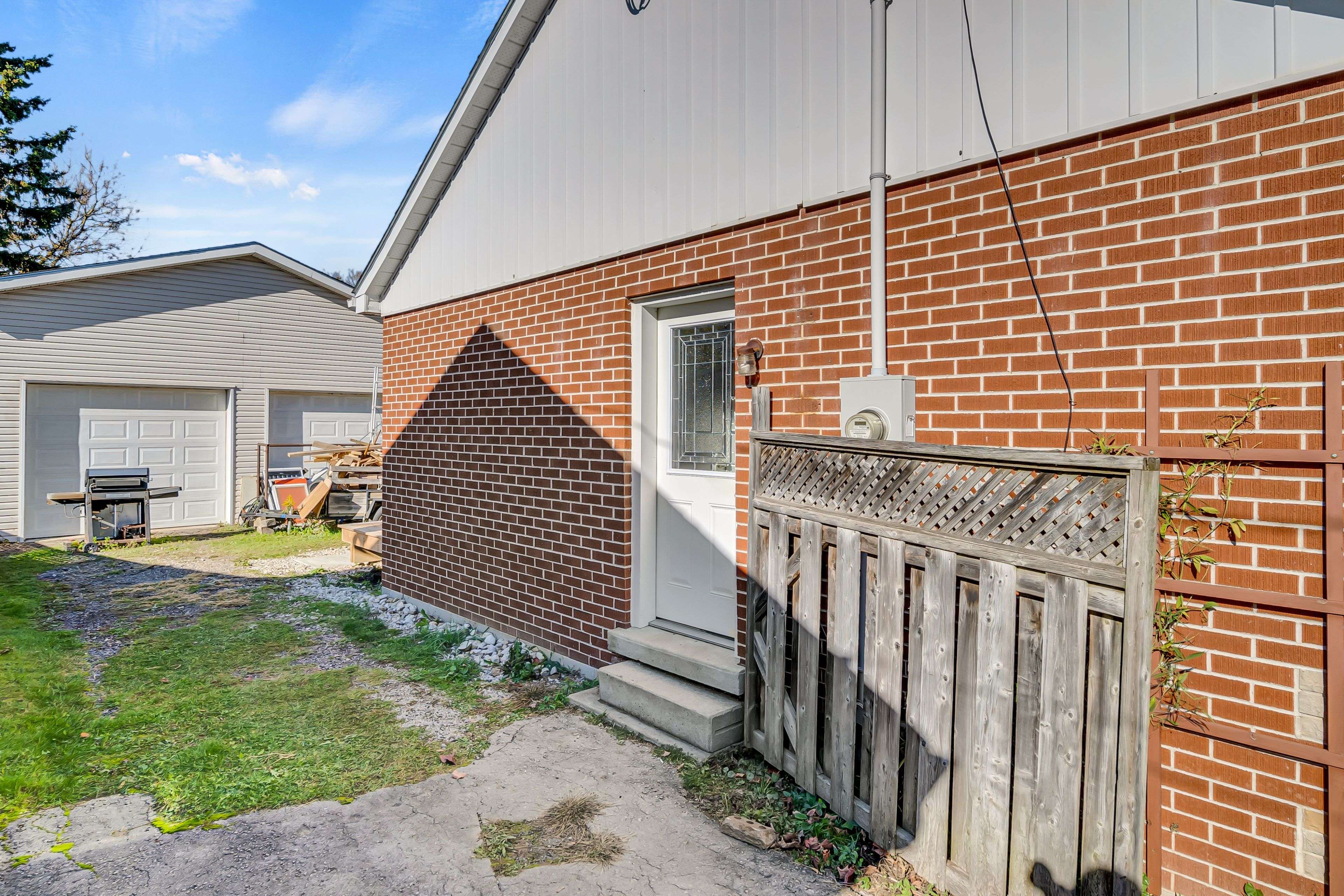 East Luther Grand Valley, ON L9W 5M3,54 Bielby ST