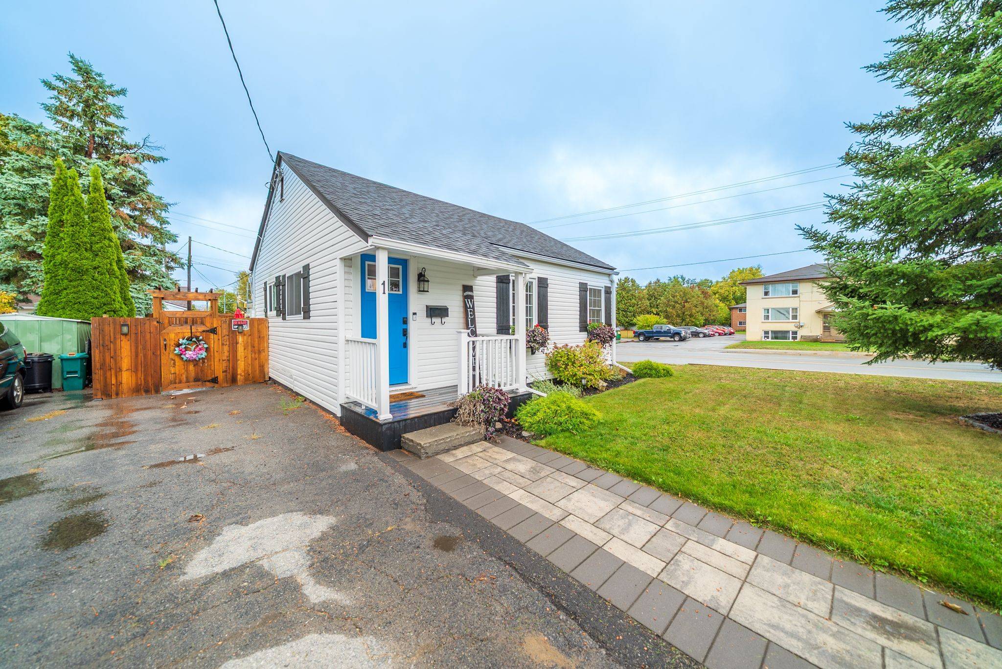 Quinte West, ON K8V 2W2,1 Kerr CRES