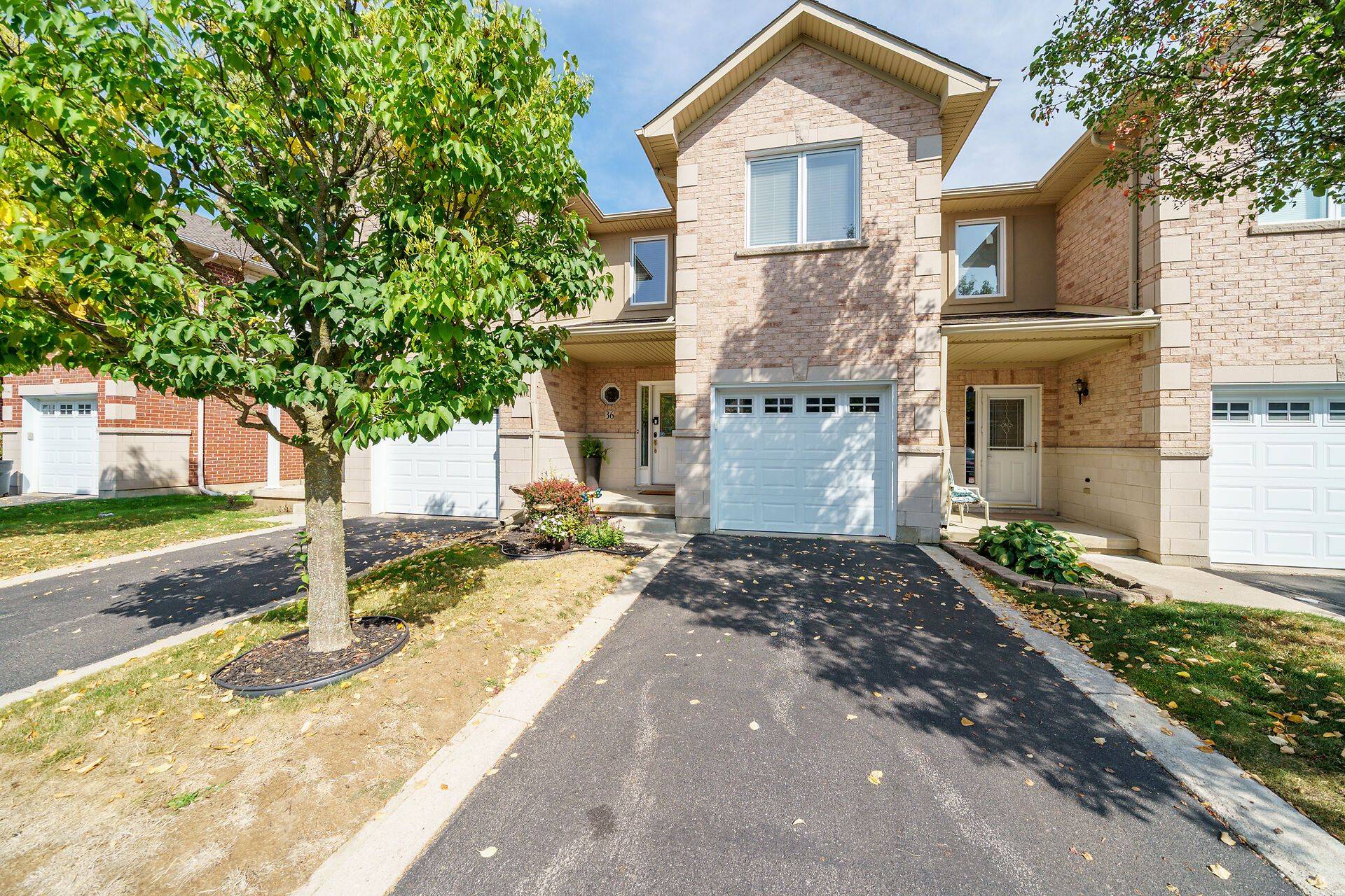 Hamilton, ON L9G 5B6,81 Valridge DR #36