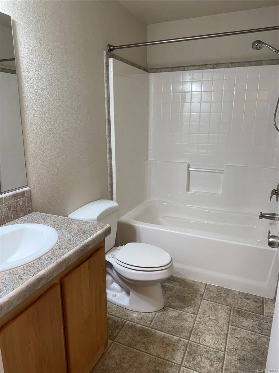 Ladysmith, BC V9G 0A5,525 Jim Cram Dr #18