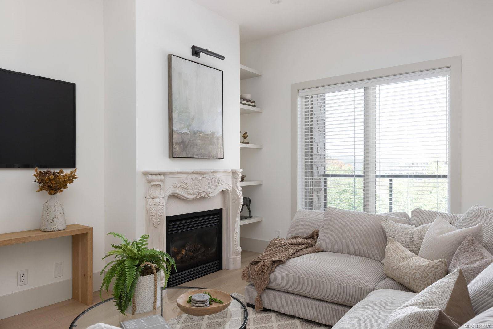 Langford, BC V9B 6T9,1335 Bear Mountain Pkwy #403