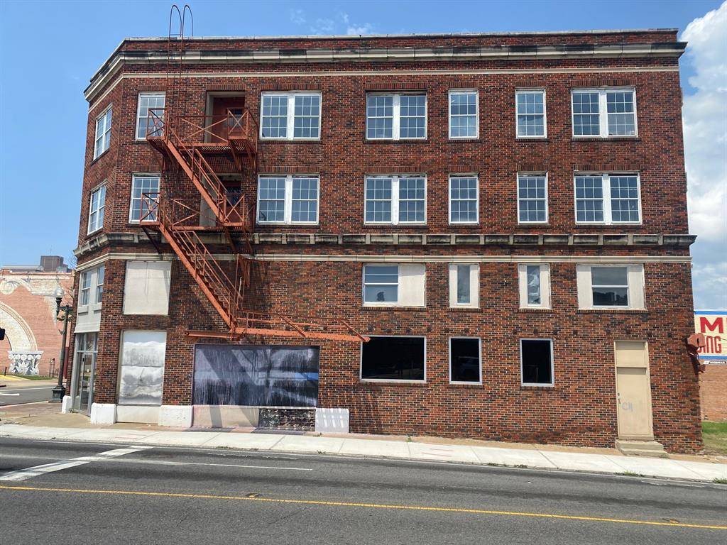 Shreveport, LA 71101,727 Milam Street