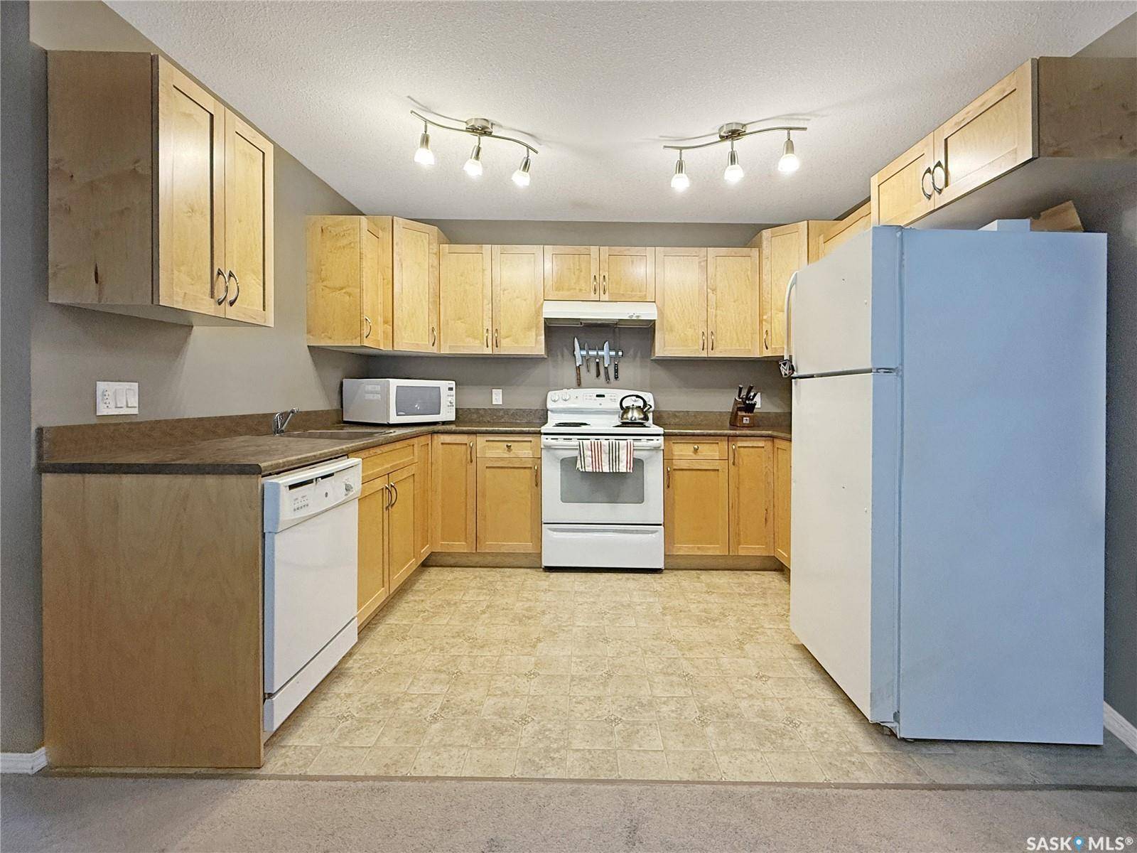 Swift Current, SK S9H 5P1,825 Gladstone STREET E #214