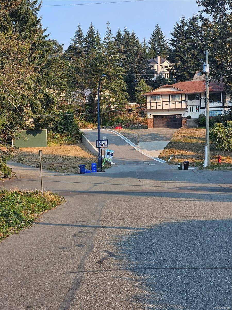 Langford, BC V9B 6C4,2175 Yucca Pl #SL1