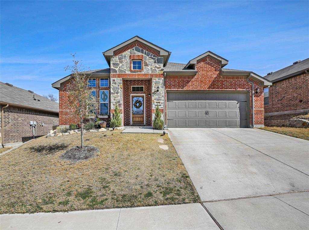 10832 Live Oak Creek Drive, Fort Worth, TX 76108
