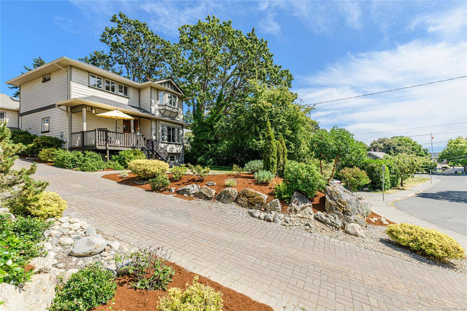 Esquimalt, BC V9A 6K4,615 Drake Ave #1