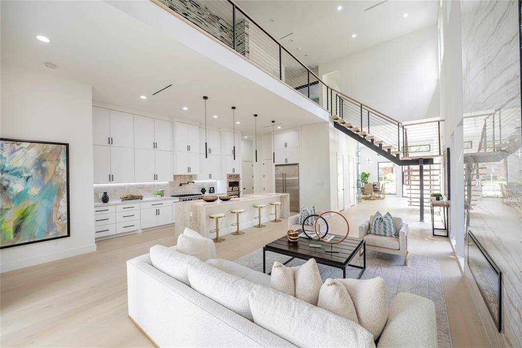 Dallas, TX 75229,4218 Bonham Street