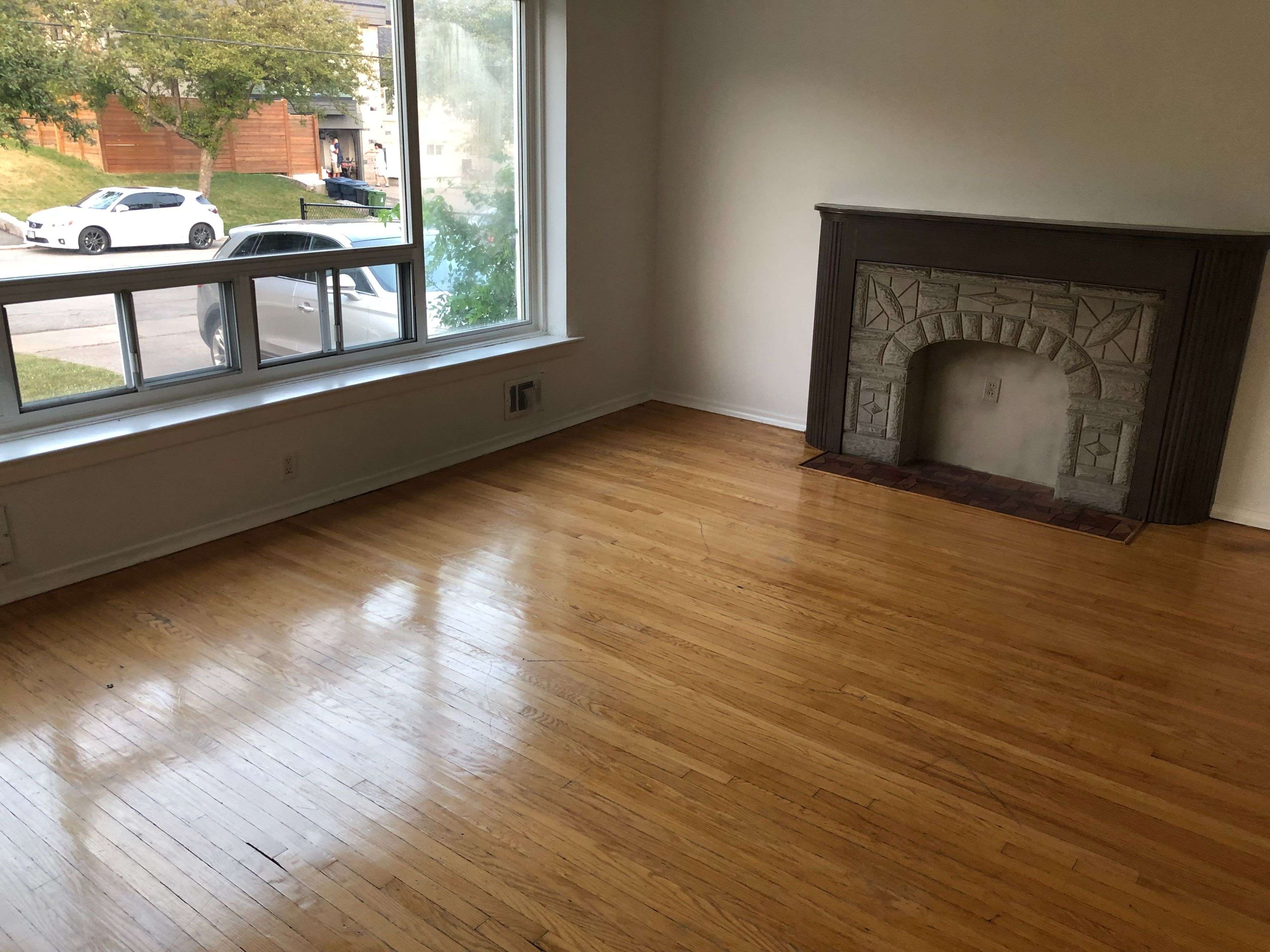 Toronto W04, ON M6M 2Z6,54 Garside CRES