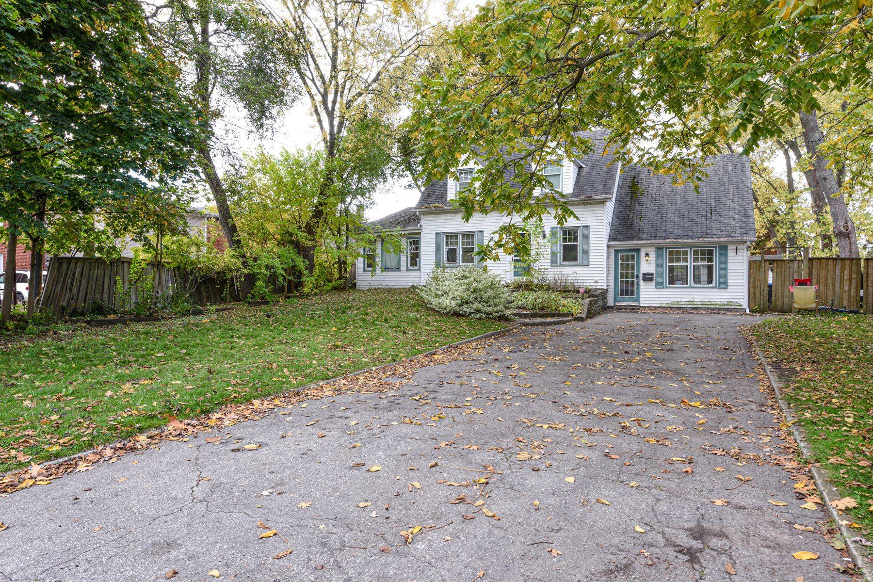 Mississauga, ON L5H 2S9,10 Broadview AVE