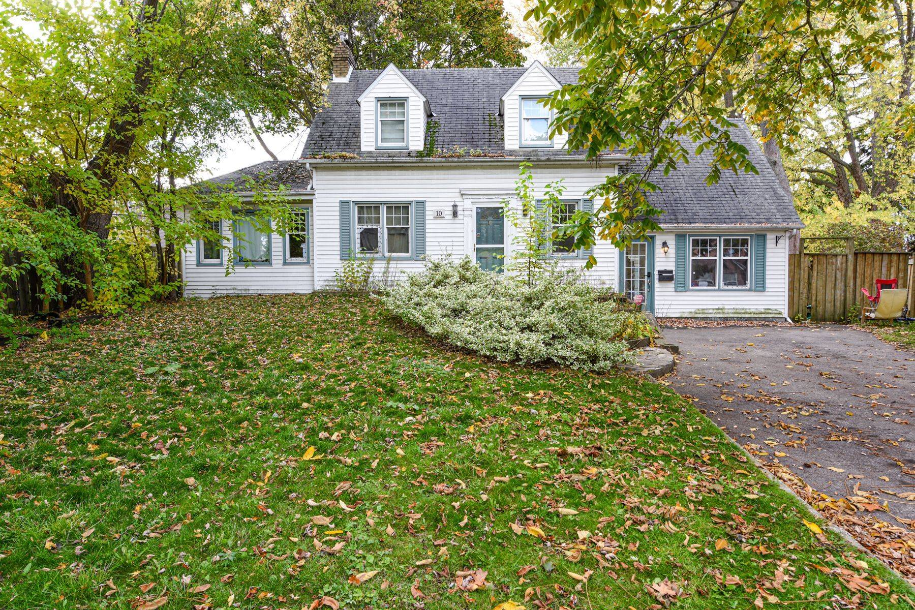 Mississauga, ON L5H 2S9,10 Broadview AVE