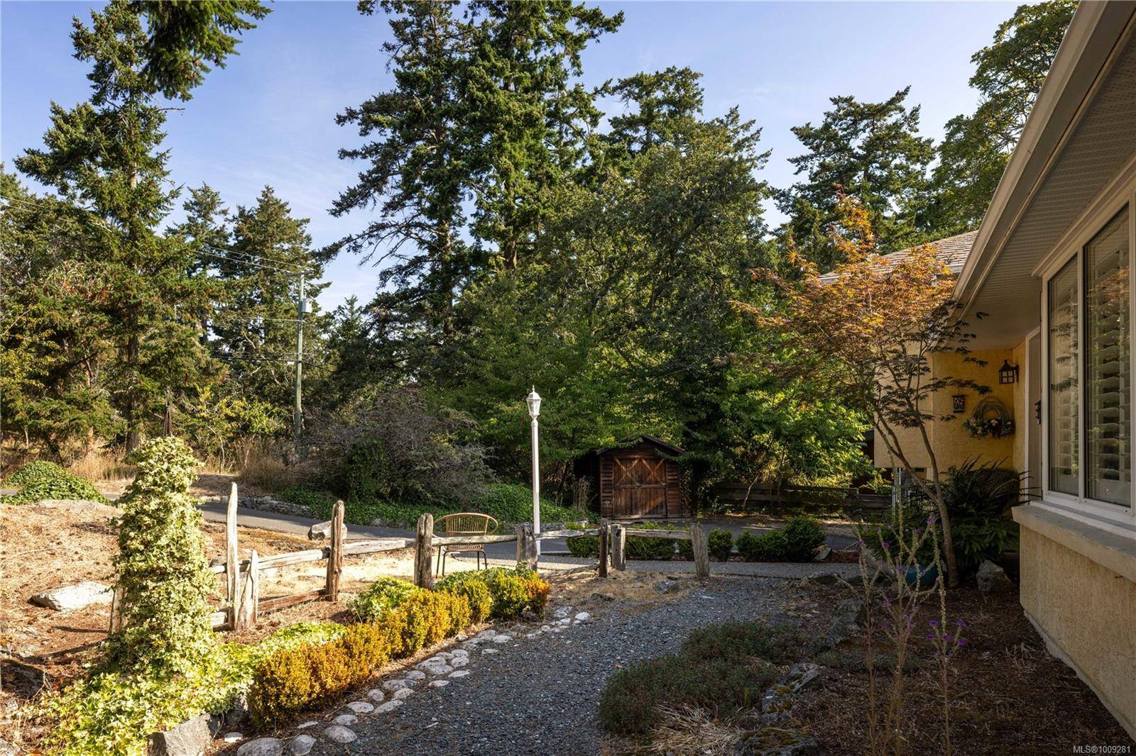 Saanich, BC V8N 4L2,3935 Tudor Ave