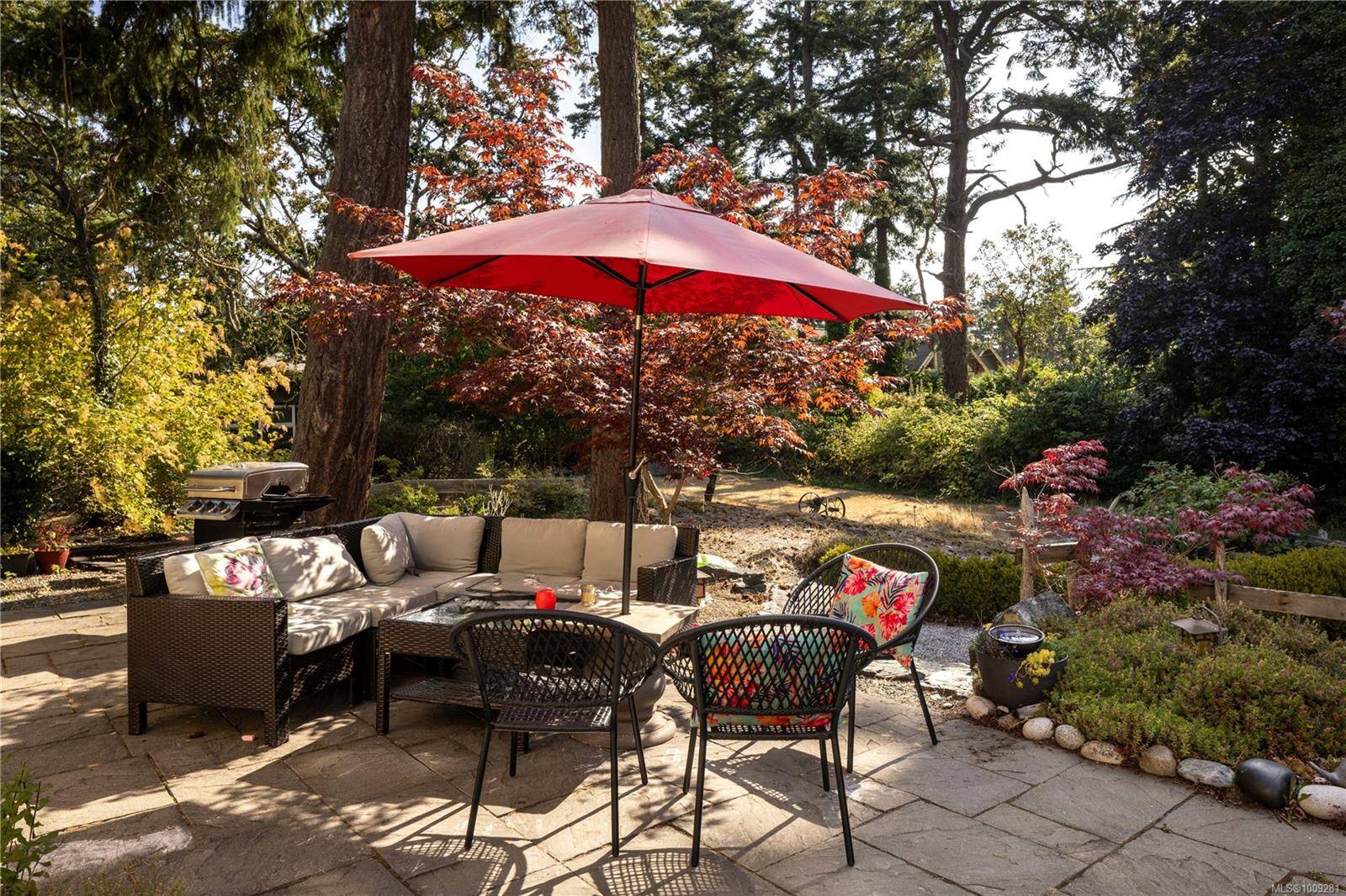 Saanich, BC V8N 4L2,3935 Tudor Ave