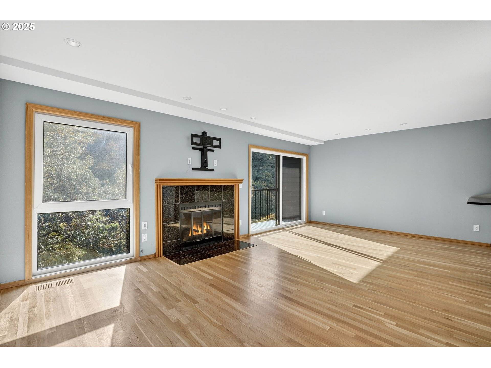 Portland, OR 97201,830 SW Broadway DR #8