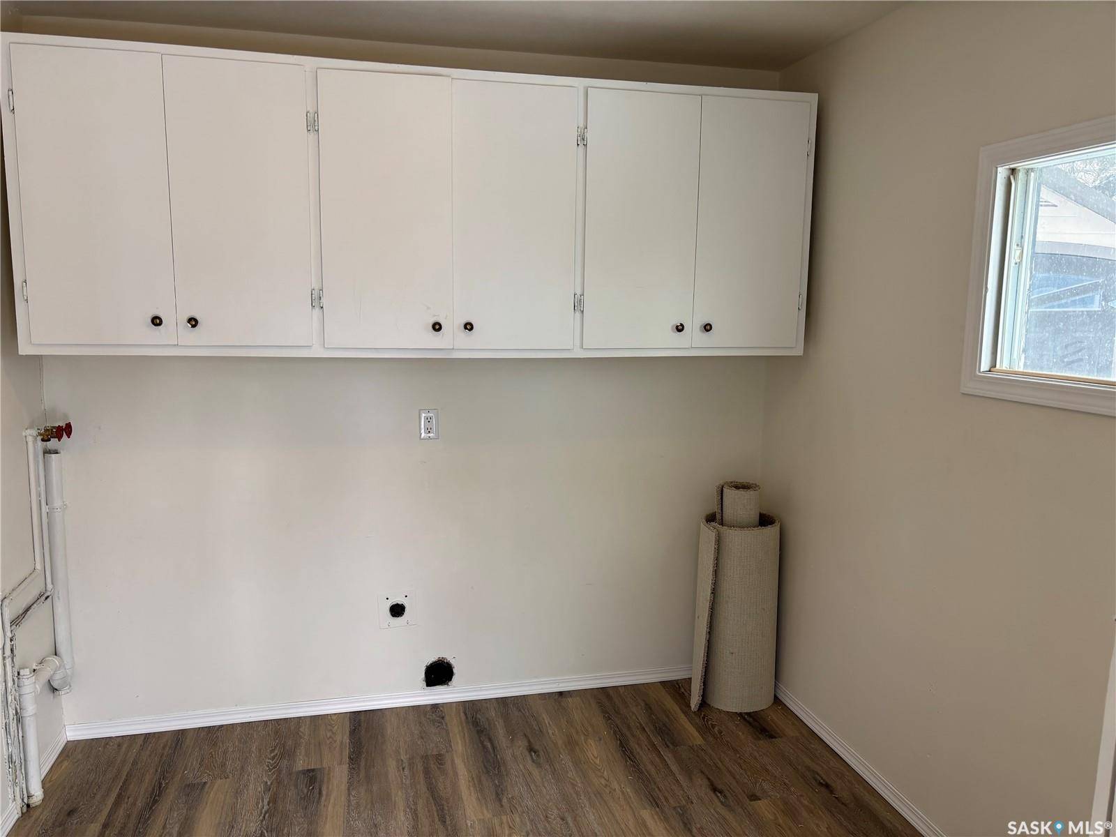 Kindersley, SK S0L 1S0,216 3rd AVENUE W