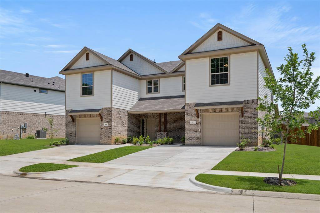 Denton, TX 76205,409-411 Saddle Lane