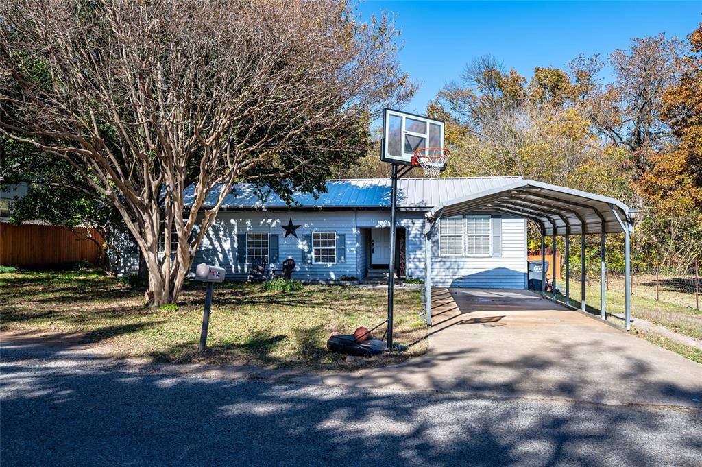 Pottsboro, TX 75076,141 North