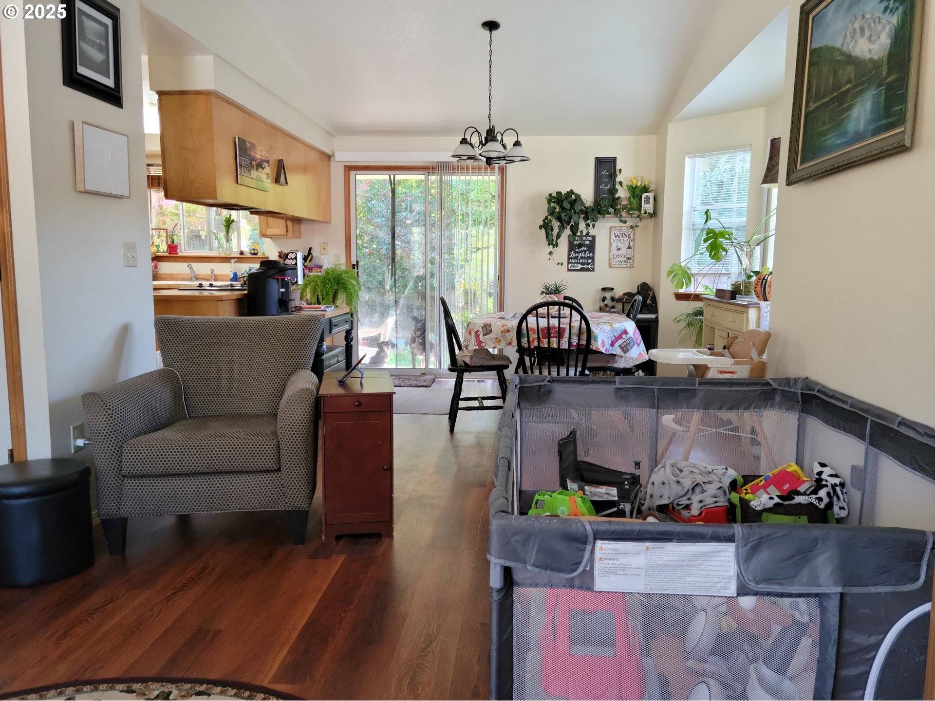 Grants Pass, OR 97526,1523 NW THOMPSON WAY