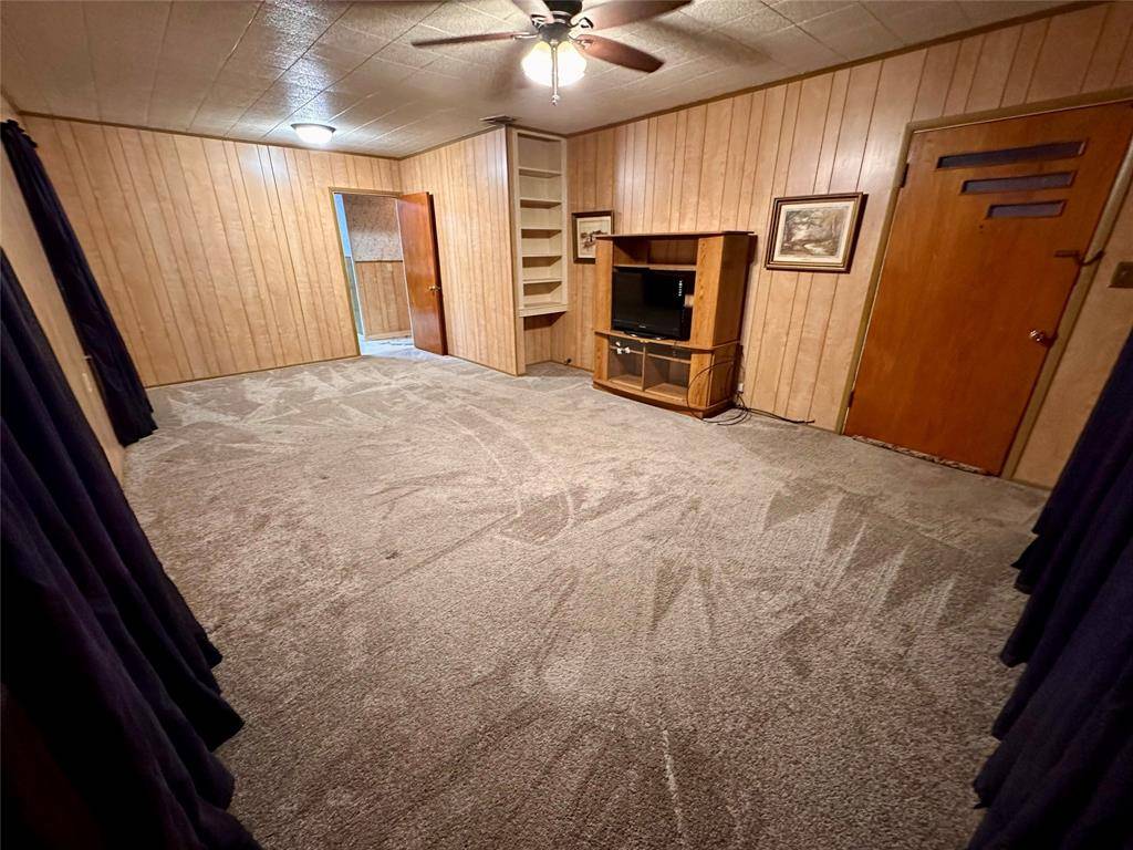 Seymour, TX 76380,1000 W Custer Street