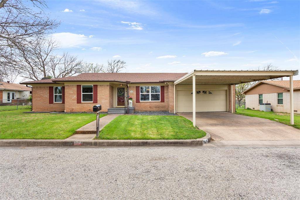 Clifton, TX 76634,813 S Avenue L