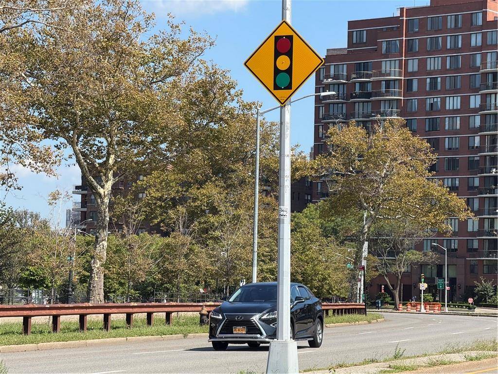 Brooklyn, NY 11235,3101 Ocean Pkwy #4A