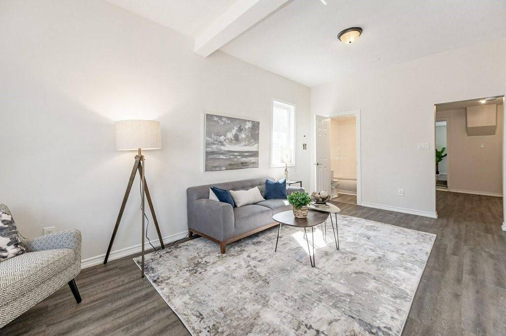 Hamilton, ON L8L 3W9,196 PICTON ST E