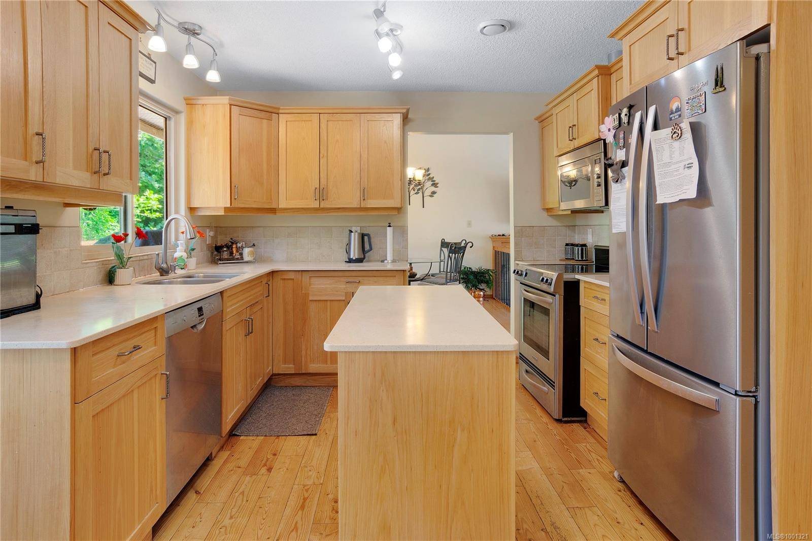 Nanaimo, BC V9T 4R5,3527 Fairview Dr