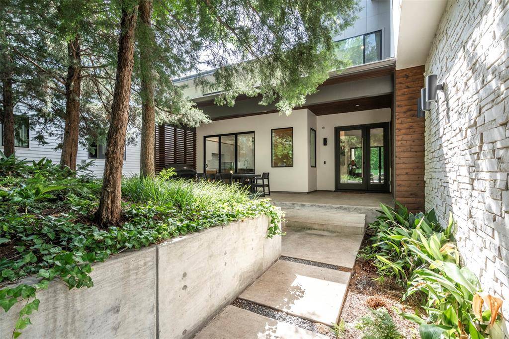 Dallas, TX 75238,8020 Forest Trail