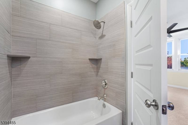 Garwood Boro, NJ 07027,621 - B Spruce Ave #B