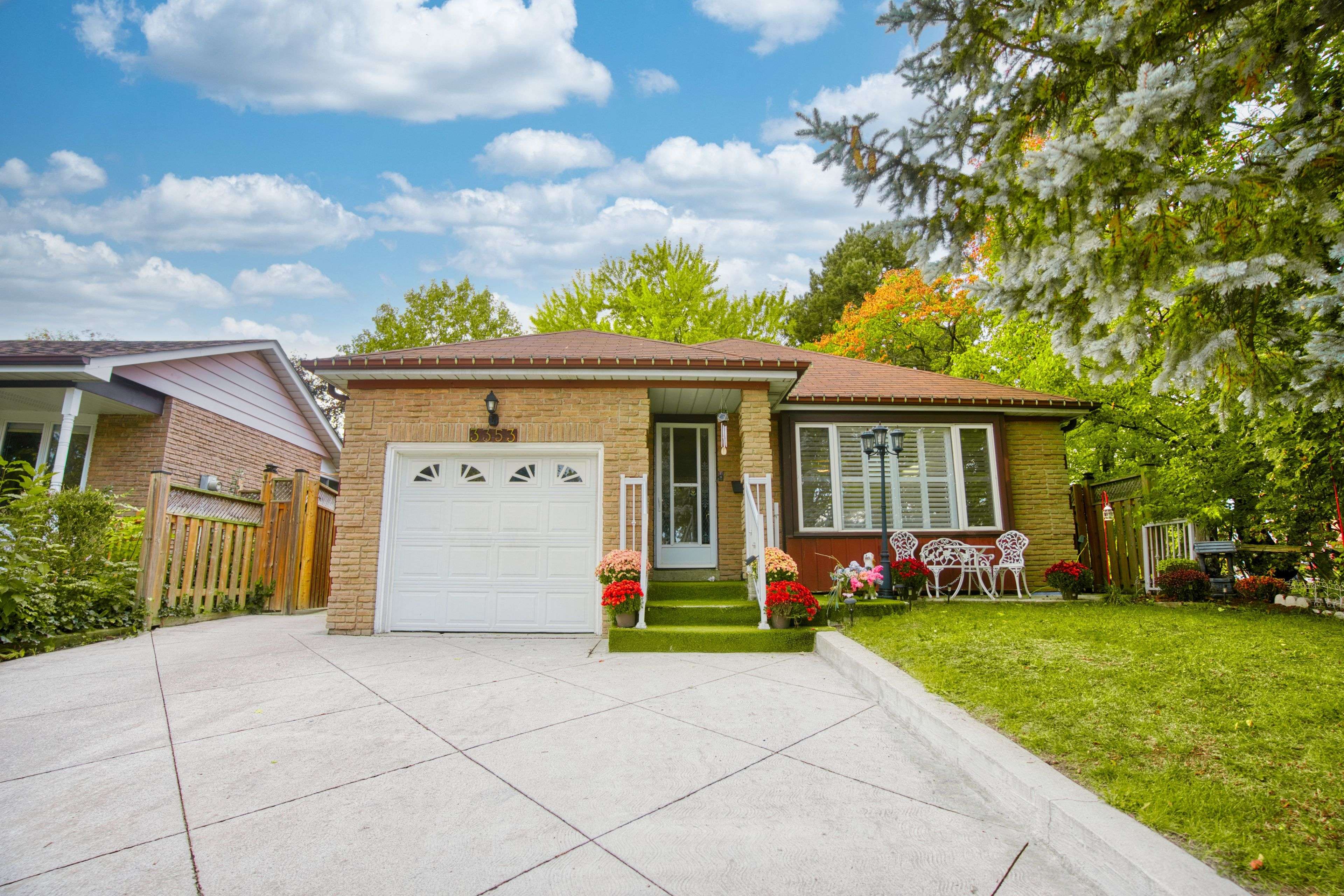 Mississauga, ON L5L 1G3,3353 Martins Pine CRES