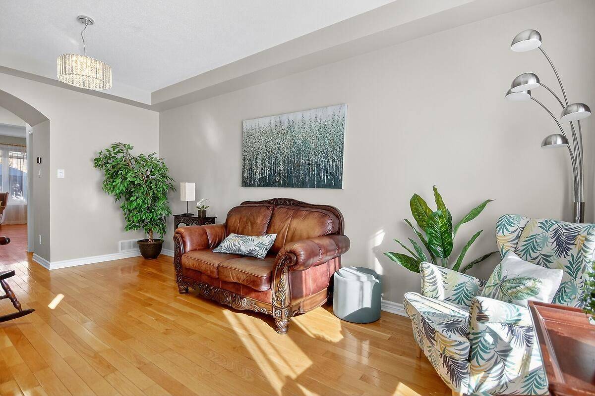 Stittsville - Munster - Richmond, ON K2S 0G6,202 Mistral WAY