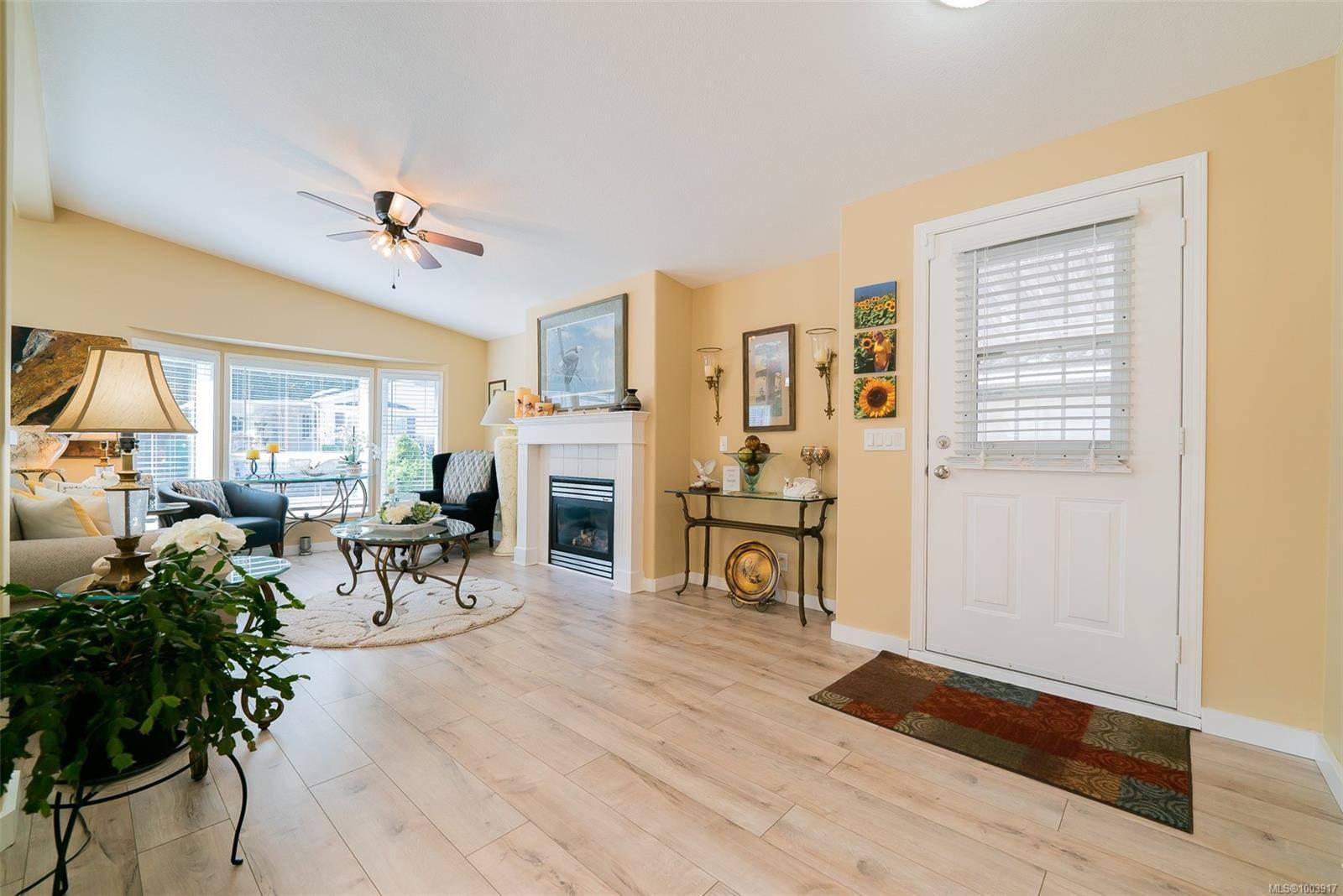 Nanaimo, BC V9R 6N1,1927 Valley Oak Dr #87