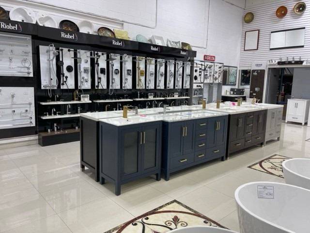 Richmond Hill, ON L4B 2N8,9120 Leslie ST #5