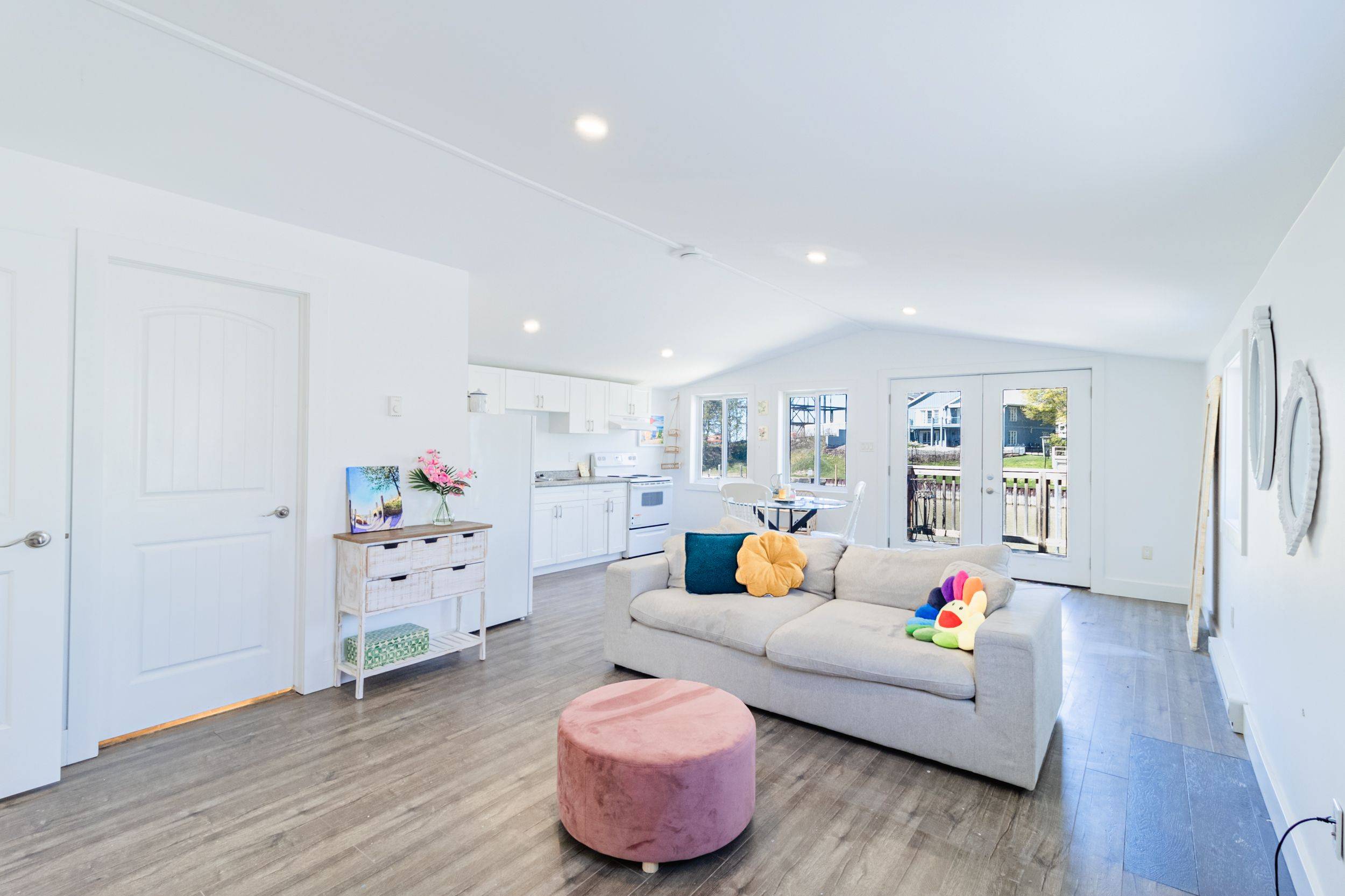 Lambton Shores, ON N0M 1T0,79 RIVER RD