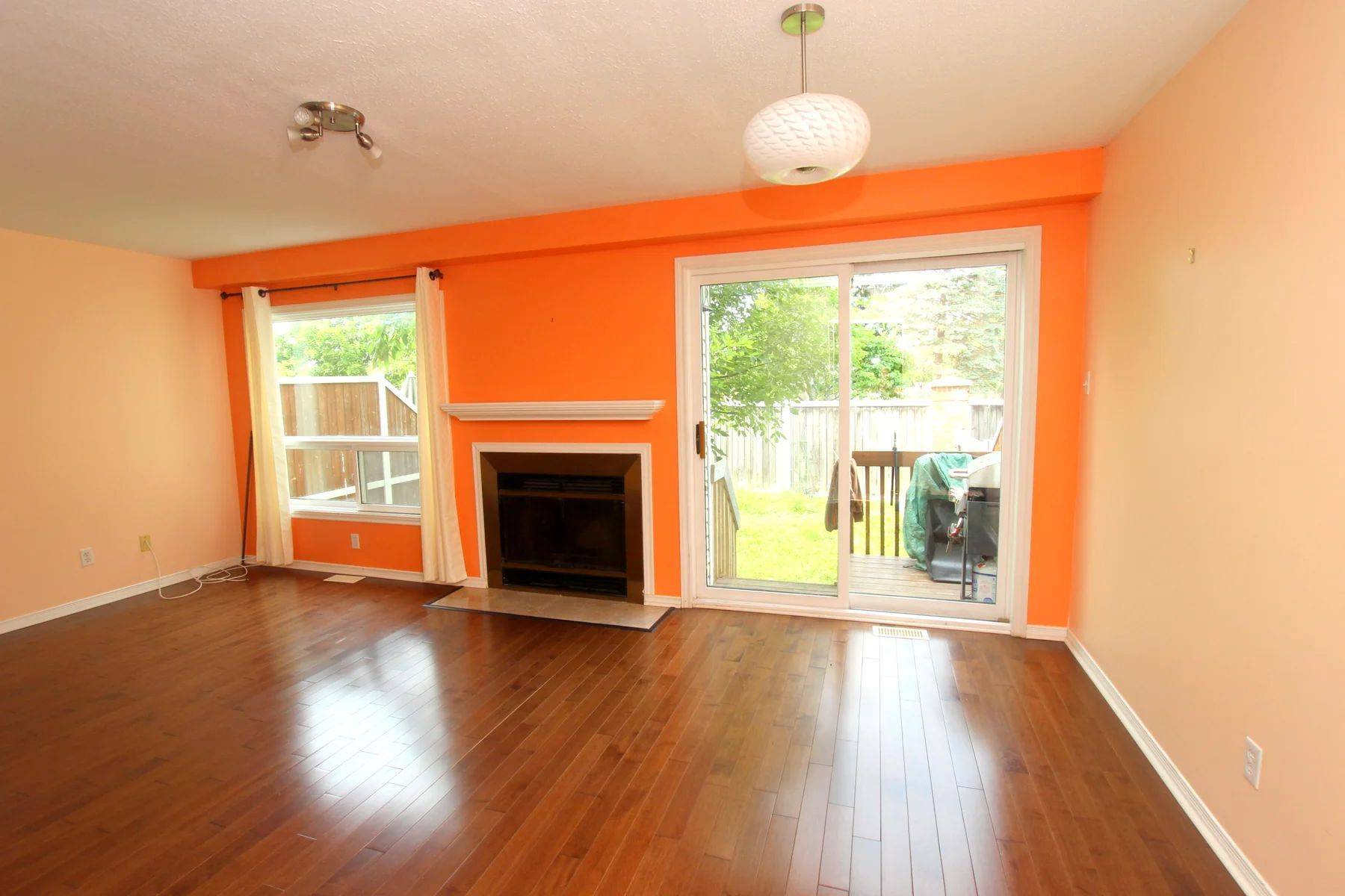 Orleans - Convent Glen And Area, ON K1W 1H1,6075 Pineglade CRES