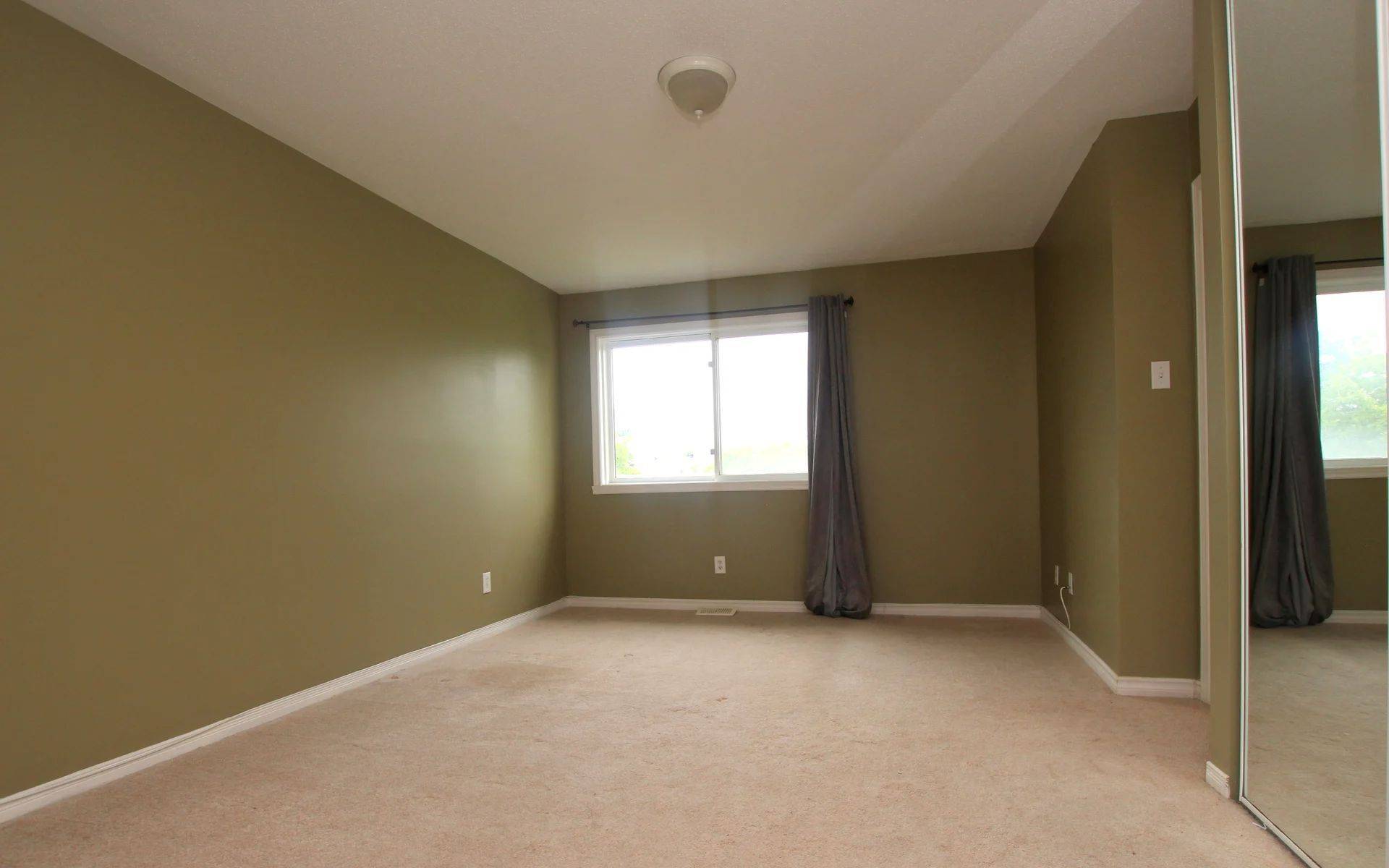 Orleans - Convent Glen And Area, ON K1W 1H1,6075 Pineglade CRES