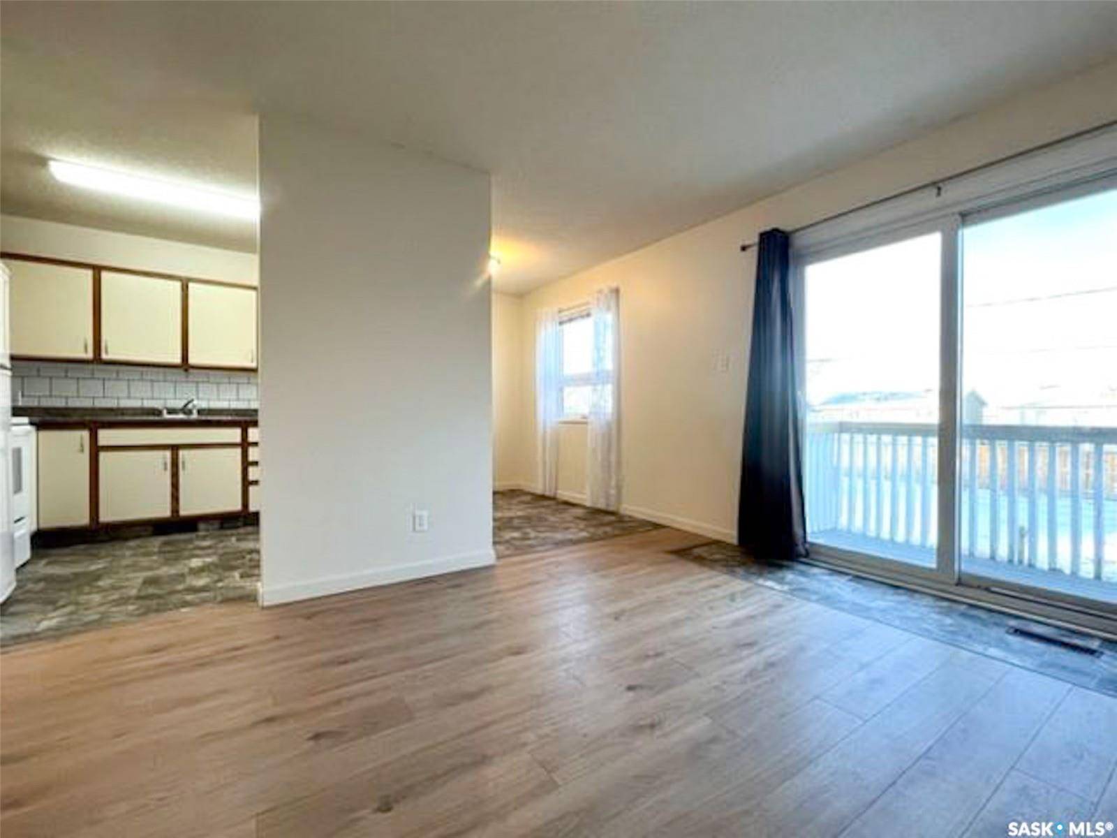 Swift Current, SK S9H 3E6,34 Central AVENUE S #2