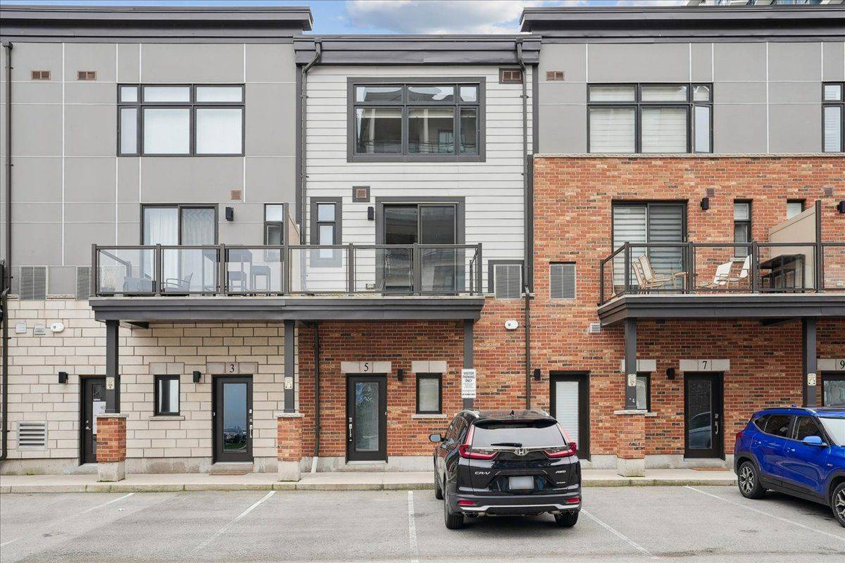 Grimsby, ON L3M 5R4,5 Esplanade LN