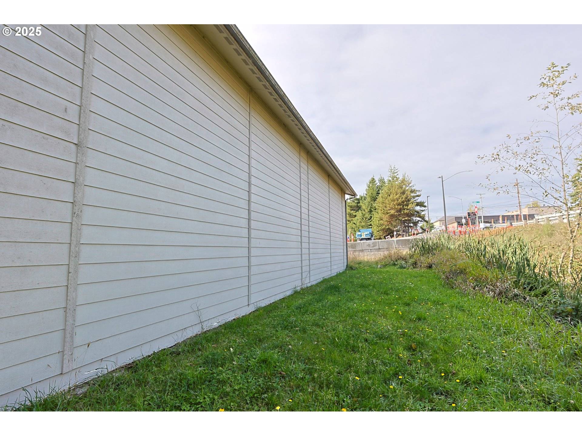 Coos Bay, OR 97420,565 LINDY LN