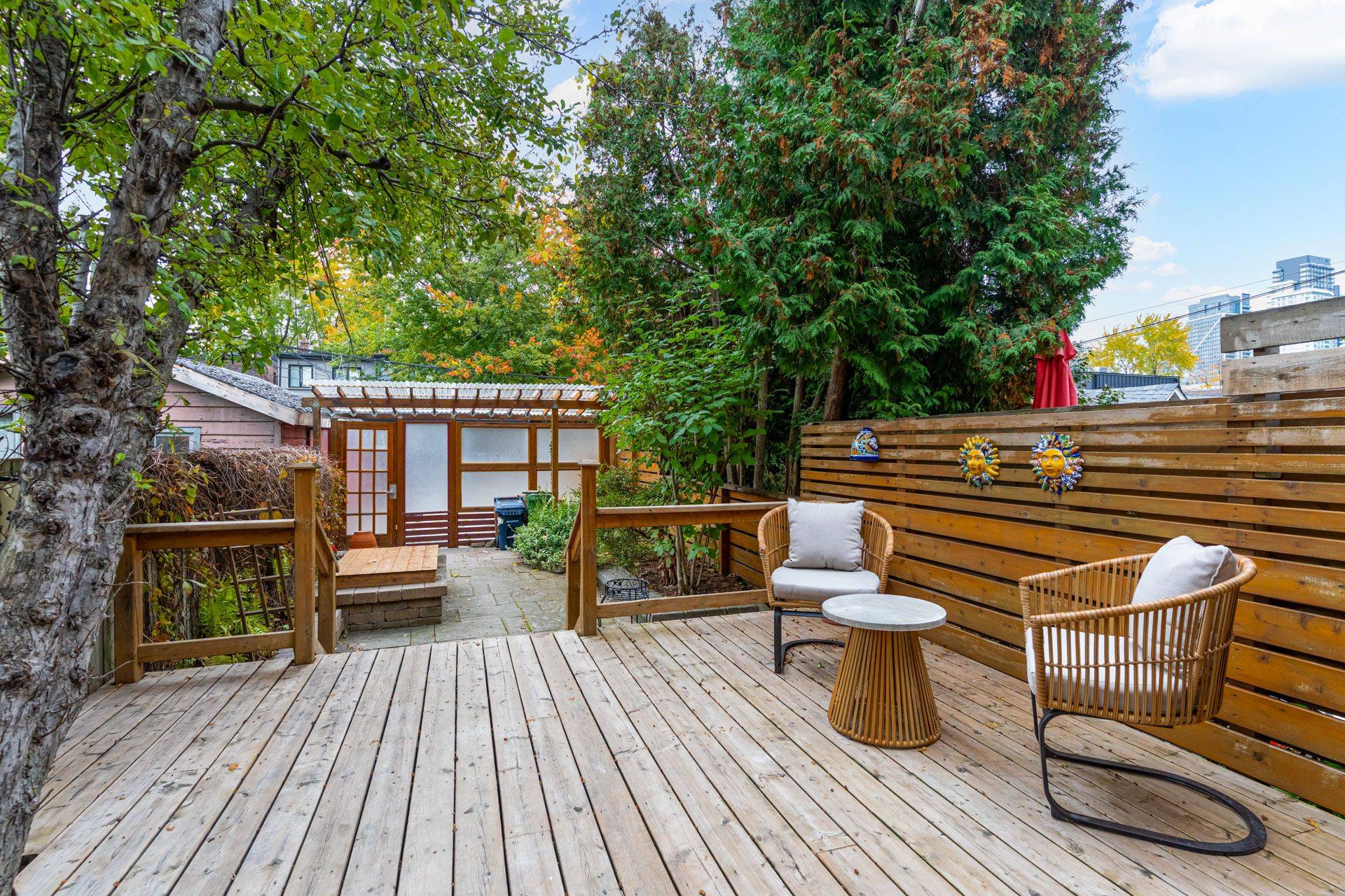 Toronto C01, ON M6J 2W3,71 Shaw ST