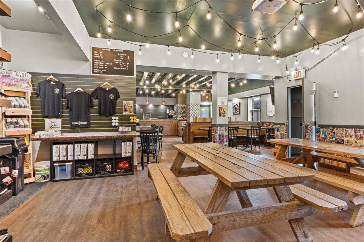 Clarington, ON L1A 4P8,422 Lake RD #3